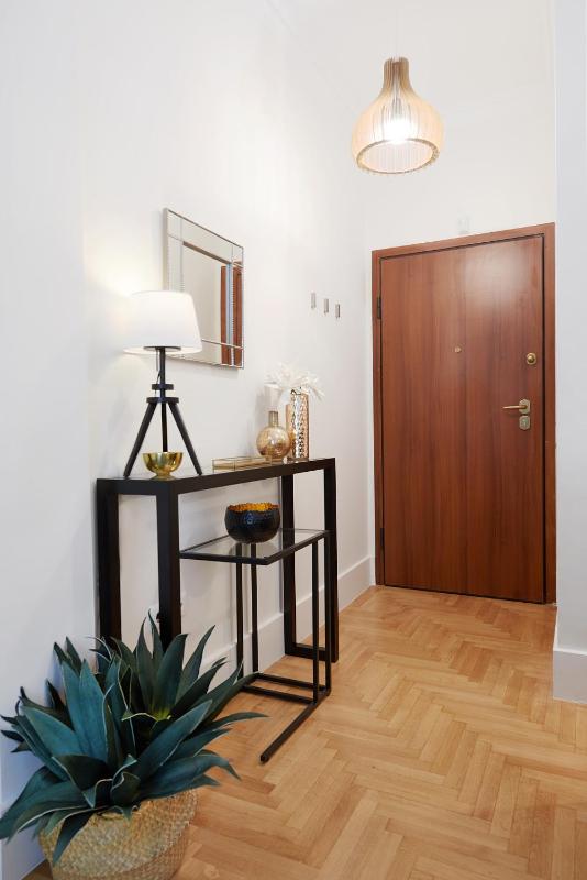 Apartment with Balcony image 4