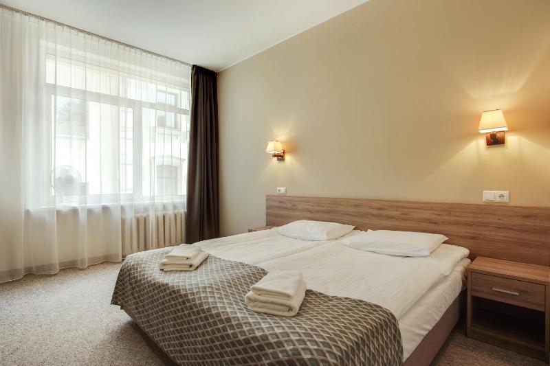 Standard Double or Twin Room image 3
