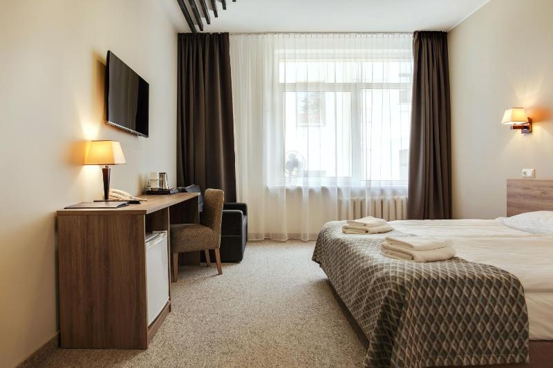 Standard Double or Twin Room image 4