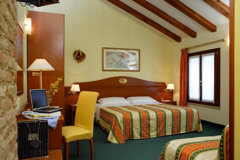 Triple Room image 4