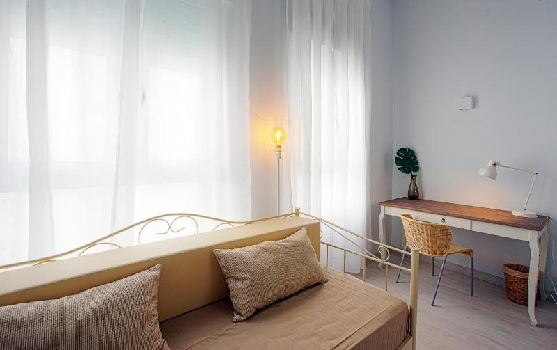 Standard Triple Room image 1