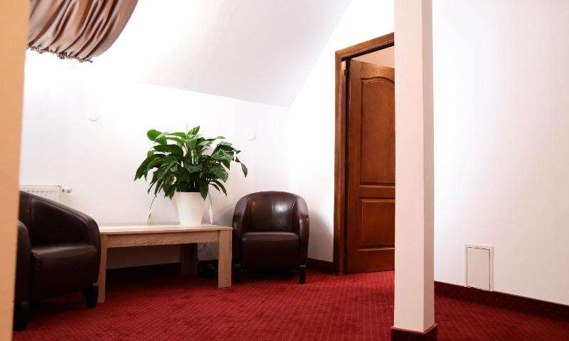 Family Room image 1