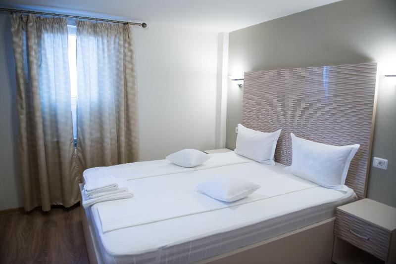 Triple Room image 3
