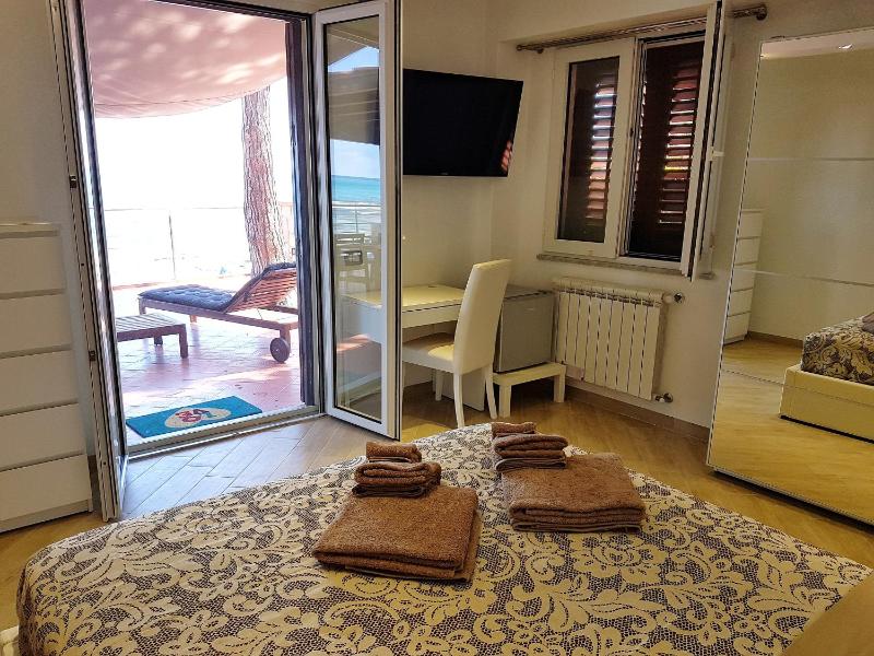 Brezza Marina Guesthouse - image 29