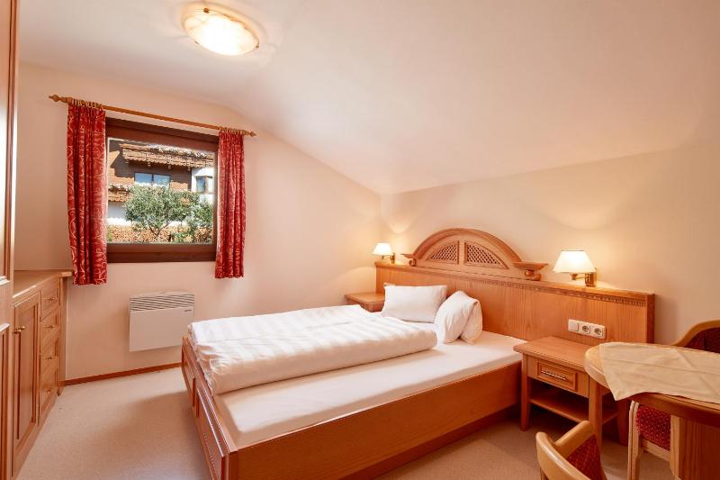 Five-Bedroom House image 4