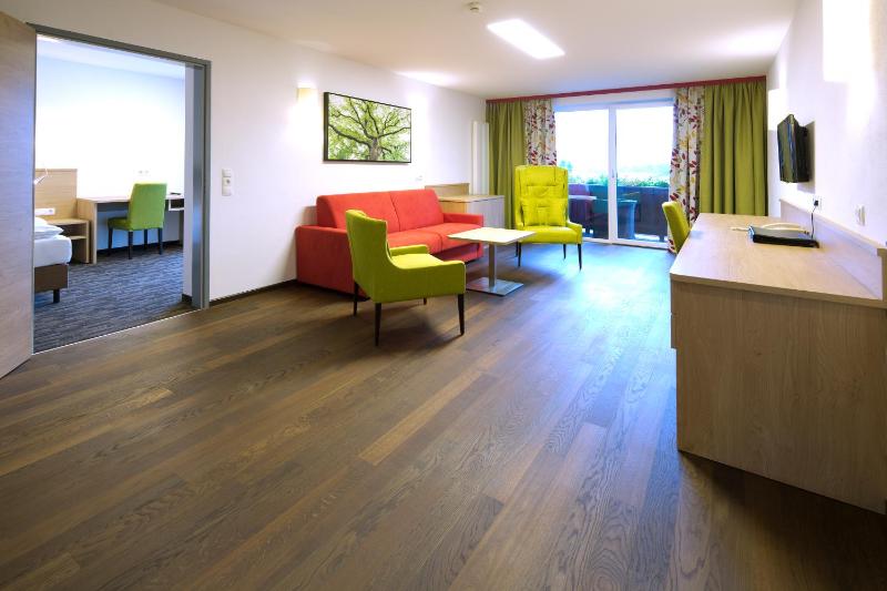 One-Bedroom Suite image 3