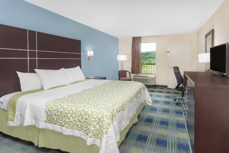 King Room - Non-Smoking image 2