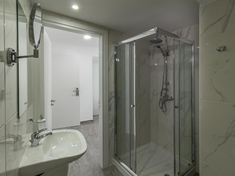 Art & Wine Boutique Hotel - image 11