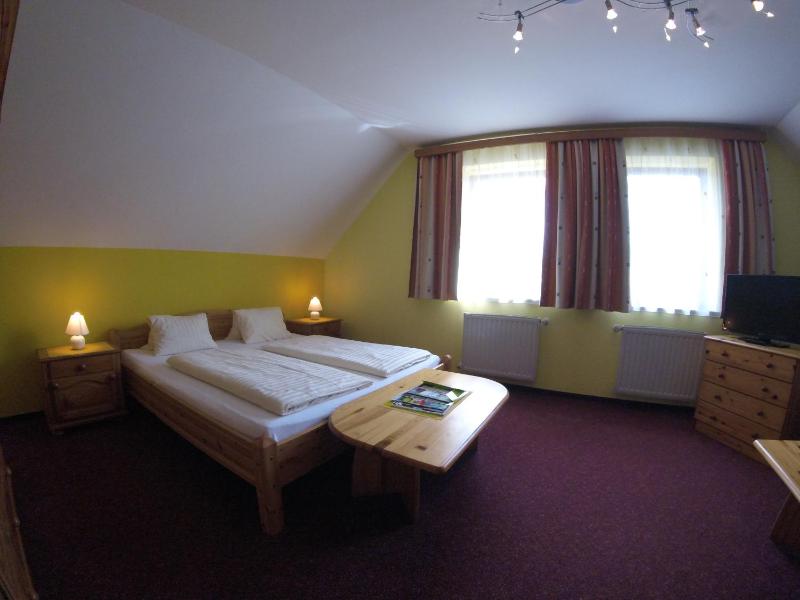Standard Double Room image 4