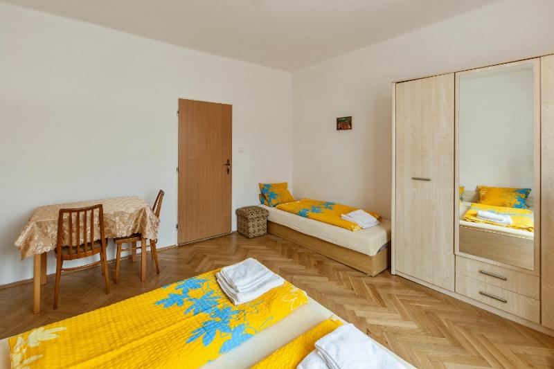 Triple Room image 2