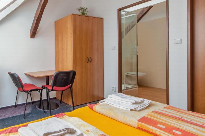 Double Room image 2