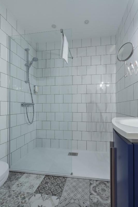 One-Bedroom Apartment (4 Adults) image 2