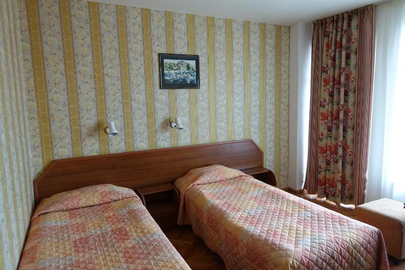 Twin Room with Balcony image 2