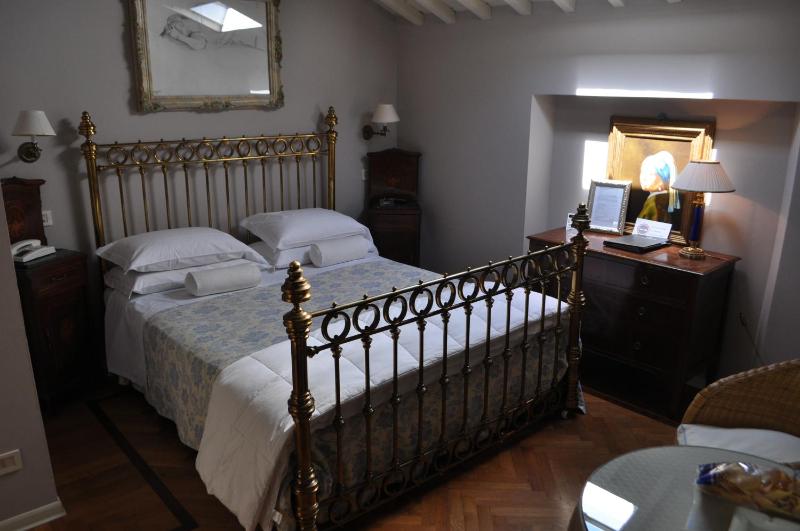 Superior Double Room image 4