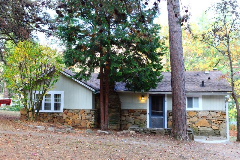 Cottage Six image 3