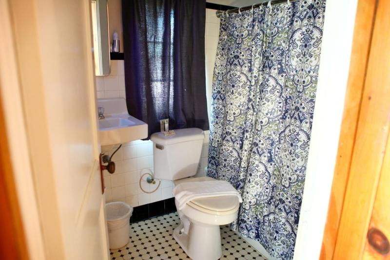 Cottage Five image 2