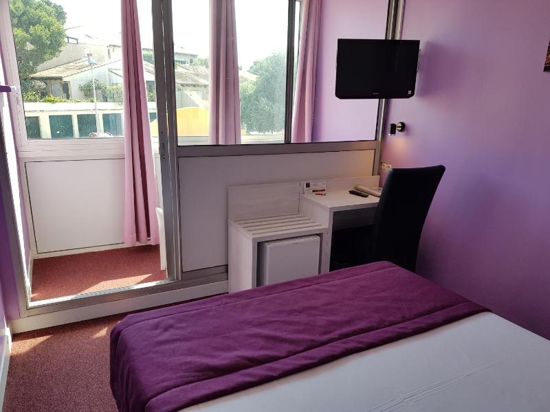 Hôtel Port Beach - image 22