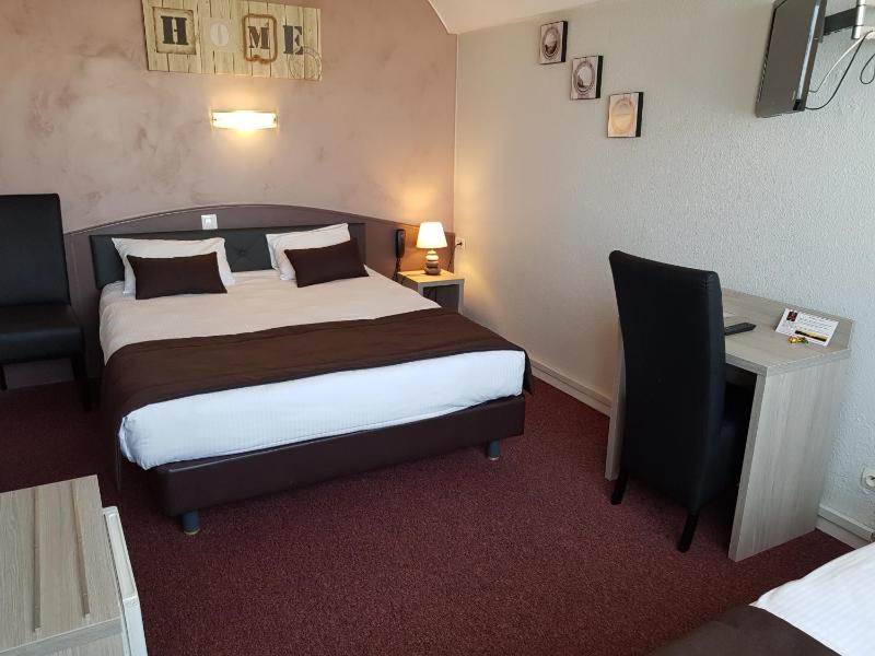 Hôtel Port Beach - image 41