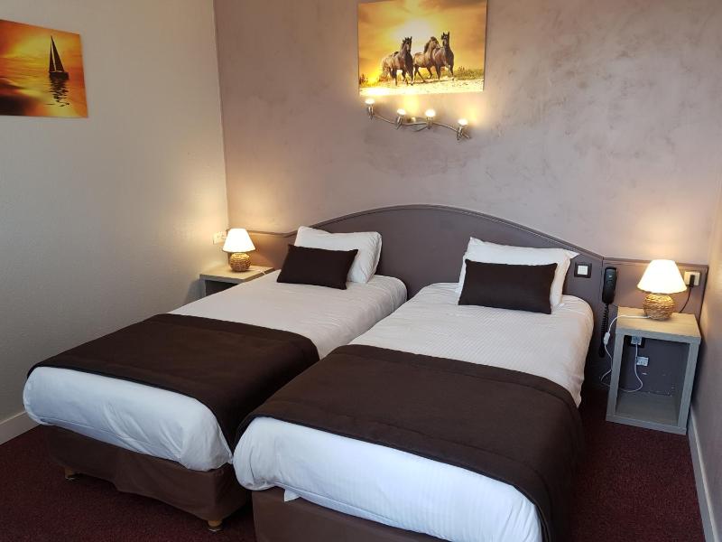 Hôtel Port Beach - image 39