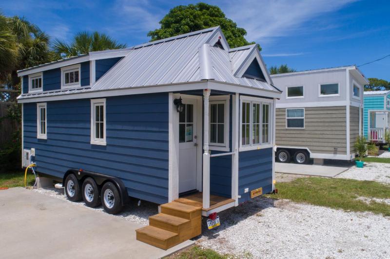 Tiny House Siesta - image 1