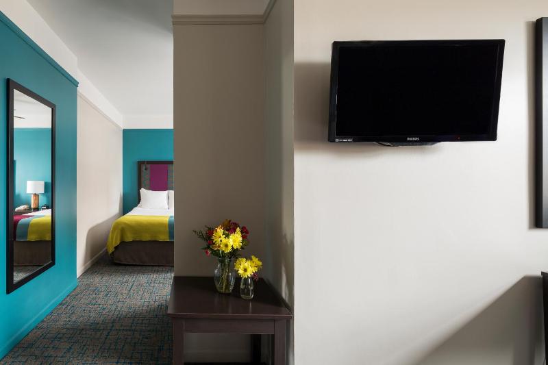 City Suites Hotel - image 6
