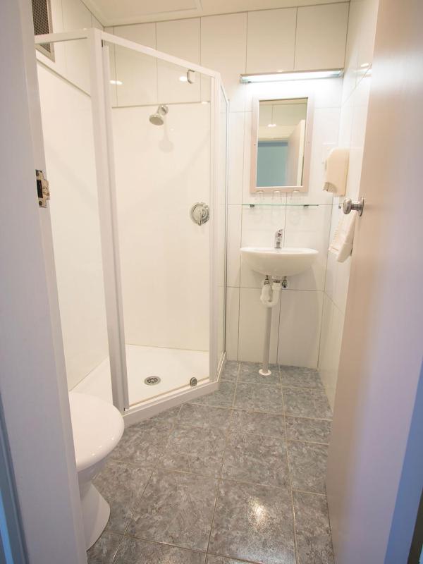 Hotel Waterloo & Backpackers - image 4