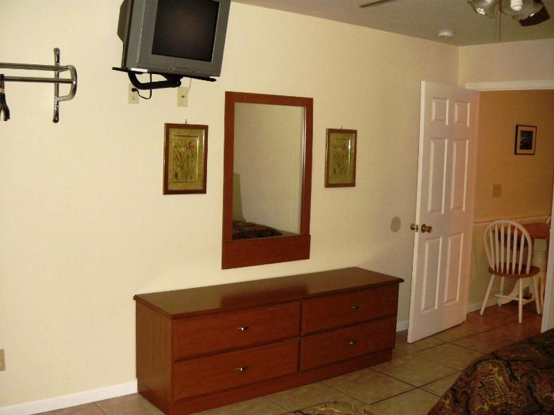 Luxury Suite image 2