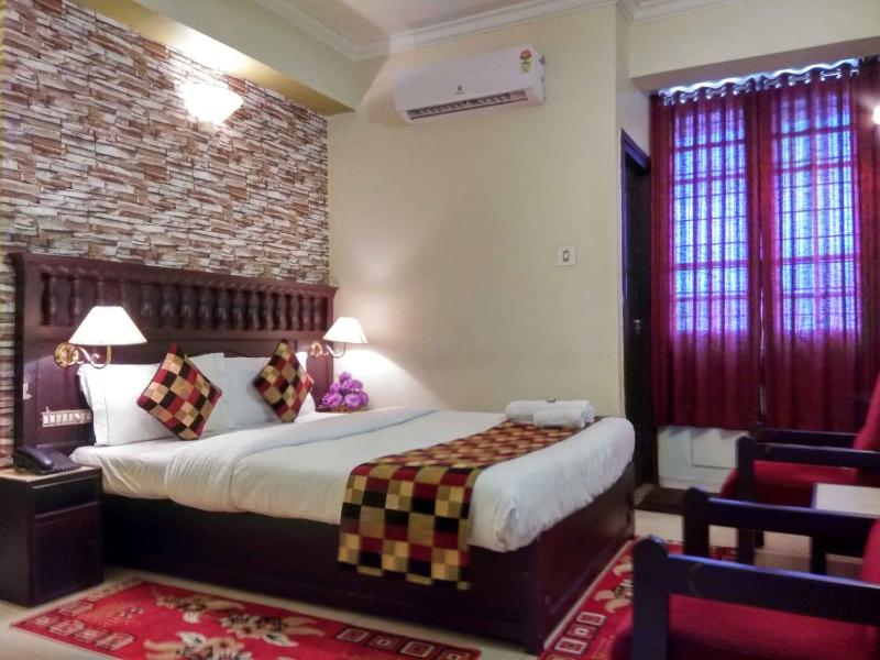 Standard Double Room image 2