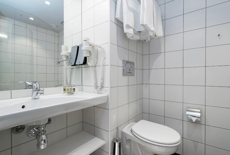 Standard Single Room image 4