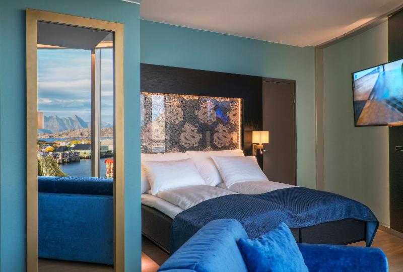 Corner Suite image 3