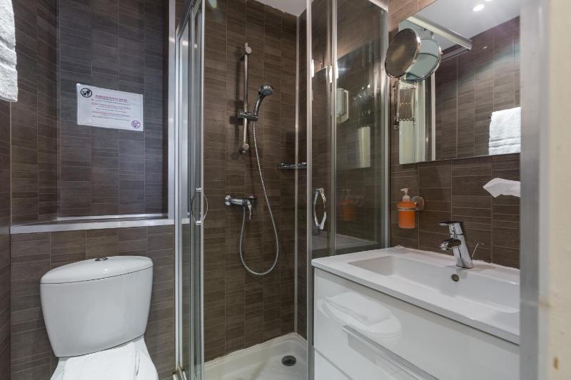 Standard One-Bedroom Apartment image 2