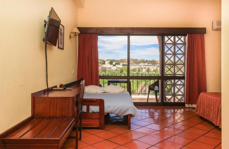 Triple Room with Castle View image 4
