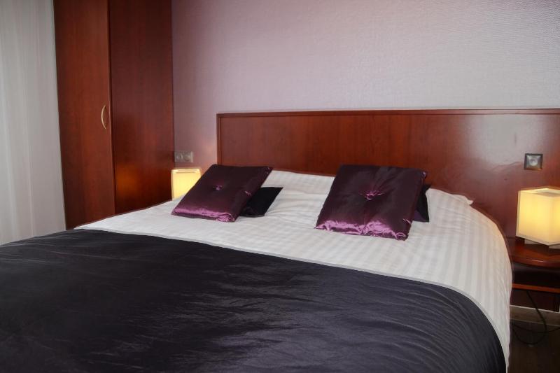 Small Double or Twin Room image 1