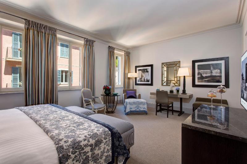 Deluxe Double or Twin Room image 1