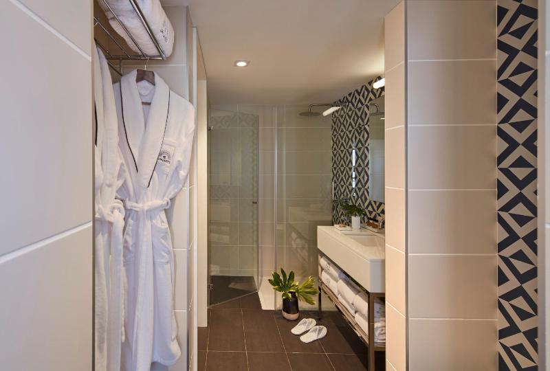 Mezzanine Suite image 2