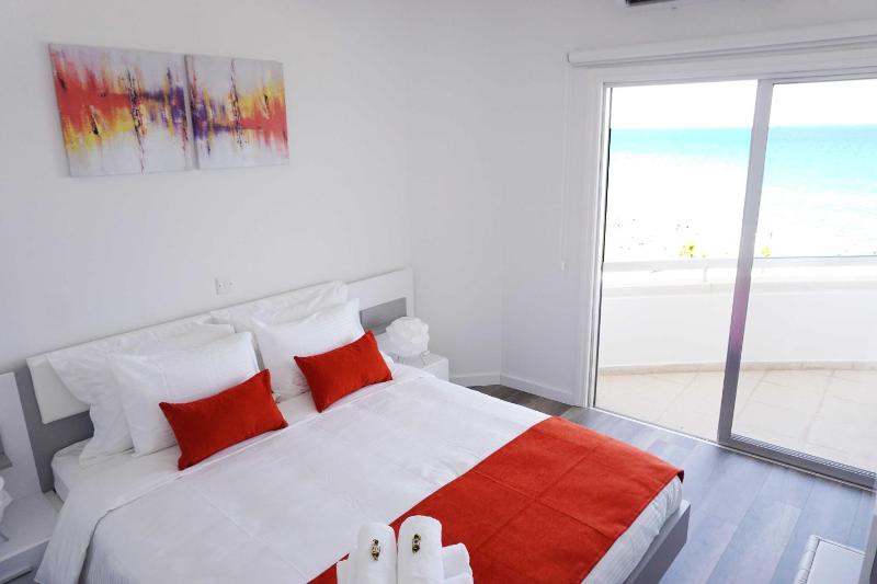 Lazuli Sea View Beachfront Ap 43 - image 10