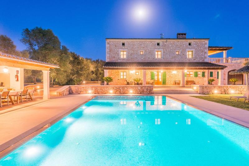 Five-Bedroom Villa image 3