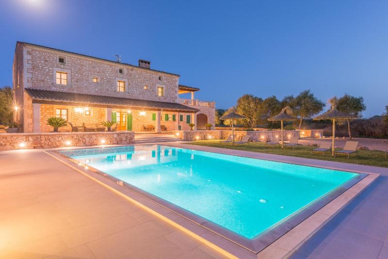 Five-Bedroom Villa image 2