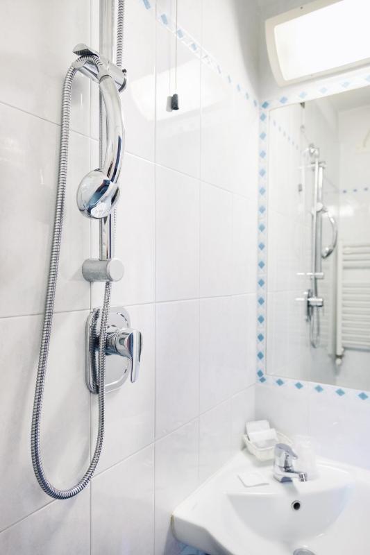 Economy Single Room image 4