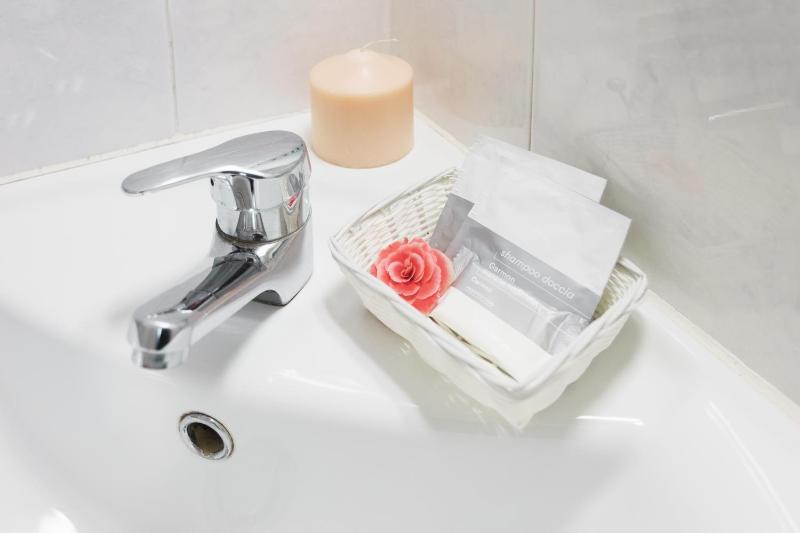 Economy Single Room image 3