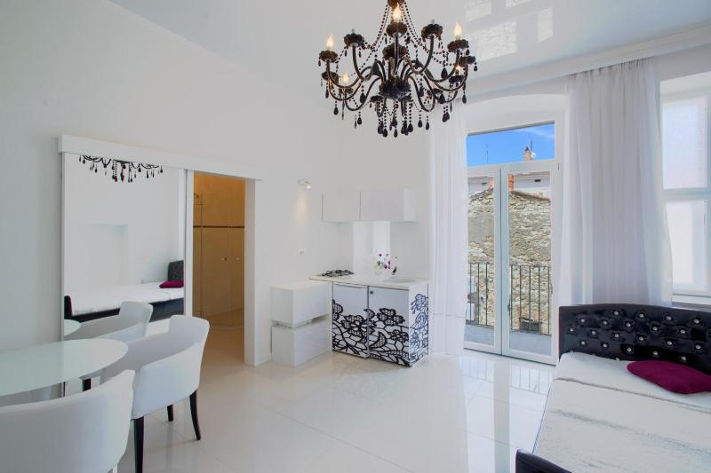 Apartment with Balcony image 3
