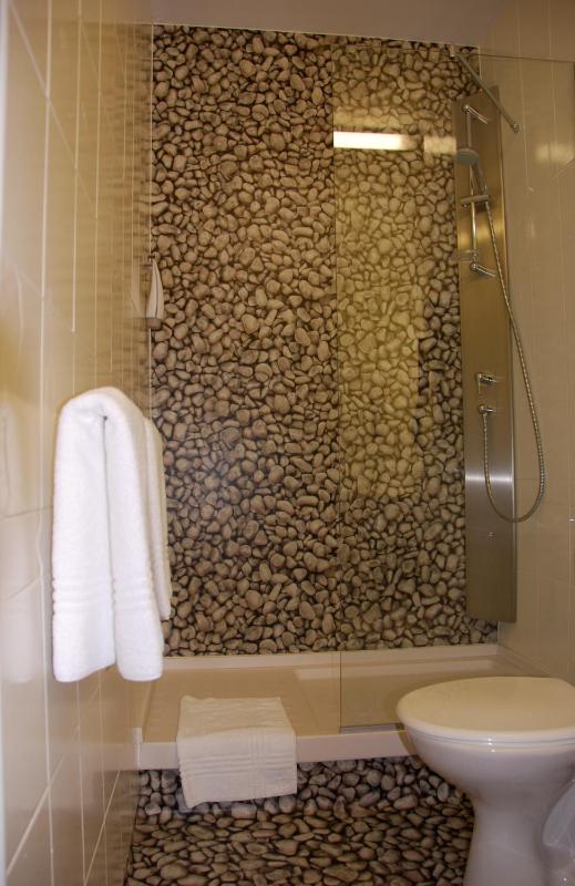 Standard Room with 1 Double Bed image 4