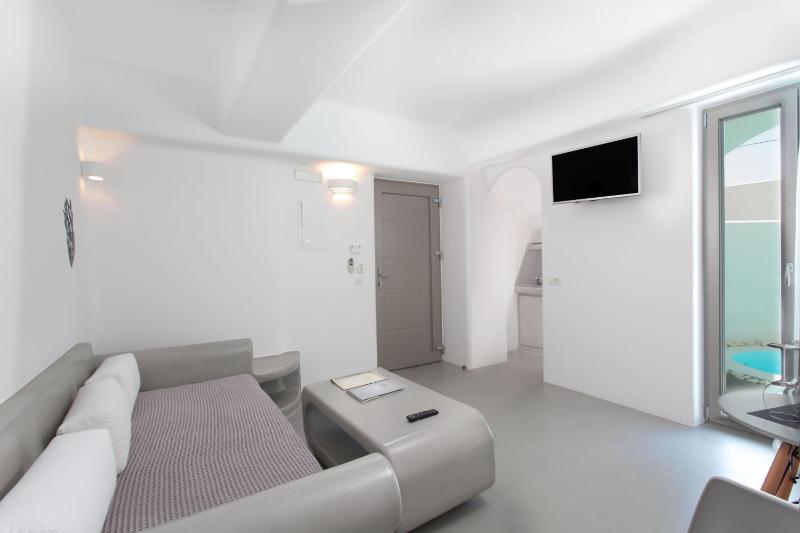 One-Bedroom Apartment with Private Pool  image 4