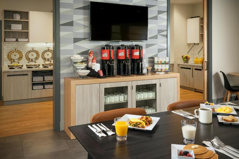 King Studio Suite with Kitchen and Sofa Bed image 2