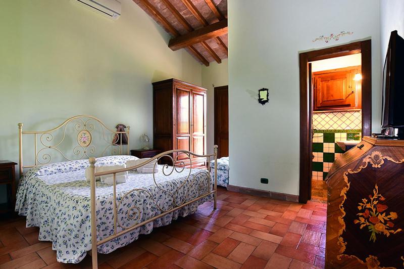 Double Room image 1