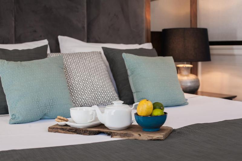 One-Bedroom Suite with Mountain View image 3
