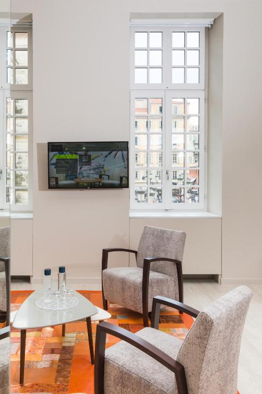 Prestige Suite with Mezzanine image 2