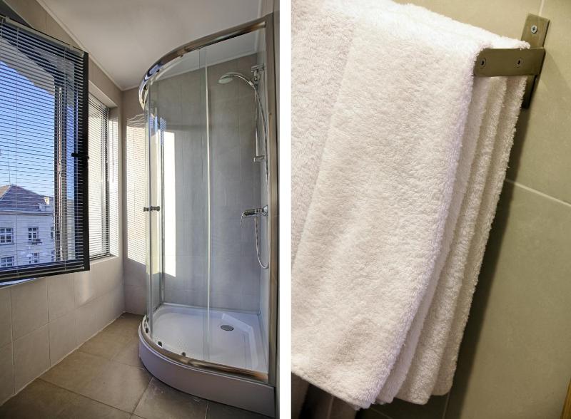 Double or Twin Room image 2