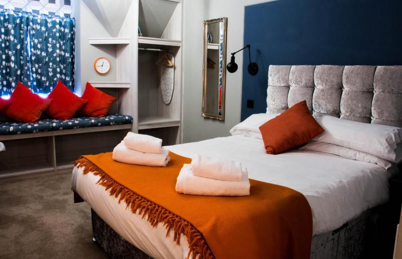 The Jacobean Hotel - image 7