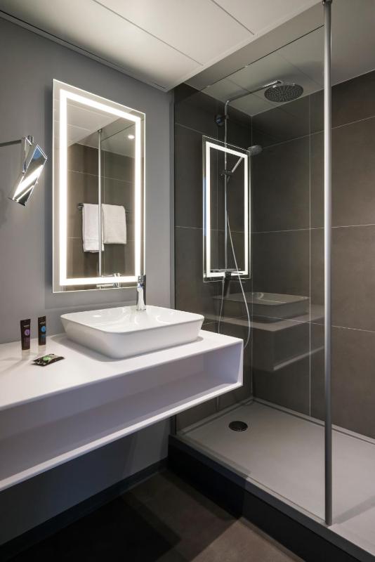 Executive Room image 4